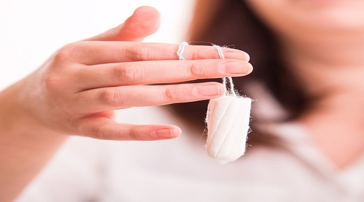 سندرم شوک سمی؛ هرآنچه باید بدانید 6 استفاده از تامپون ممکن است احتمال ابتلا به سندرم شوک سمی را افزایش دهد