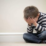 کودکی که دچار تروما شده است