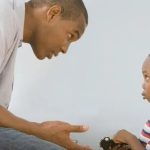 آیا باید همه نیازهای فرزندمان را برآورده کنیم؟ راه درست چیست؟ 6 برآوردهکردن همه نیازهای فرزندان، ممکن است اثری منفی روی آنها داشته باشد