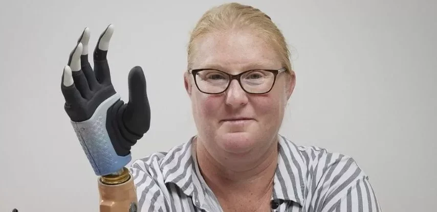 این دست بیونیکی سیگنال‌های مغز را به حرکات دقیق تبدیل می‌کند + ویدیو