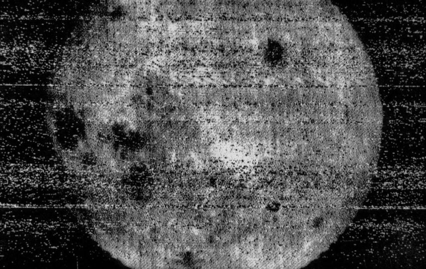 نیمه تاریک ماه