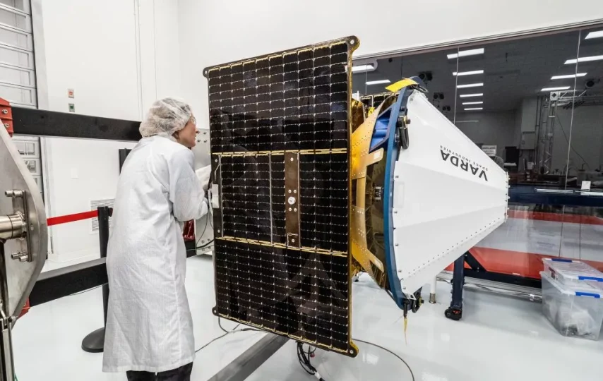 فضاپیمای واردا اسپیس