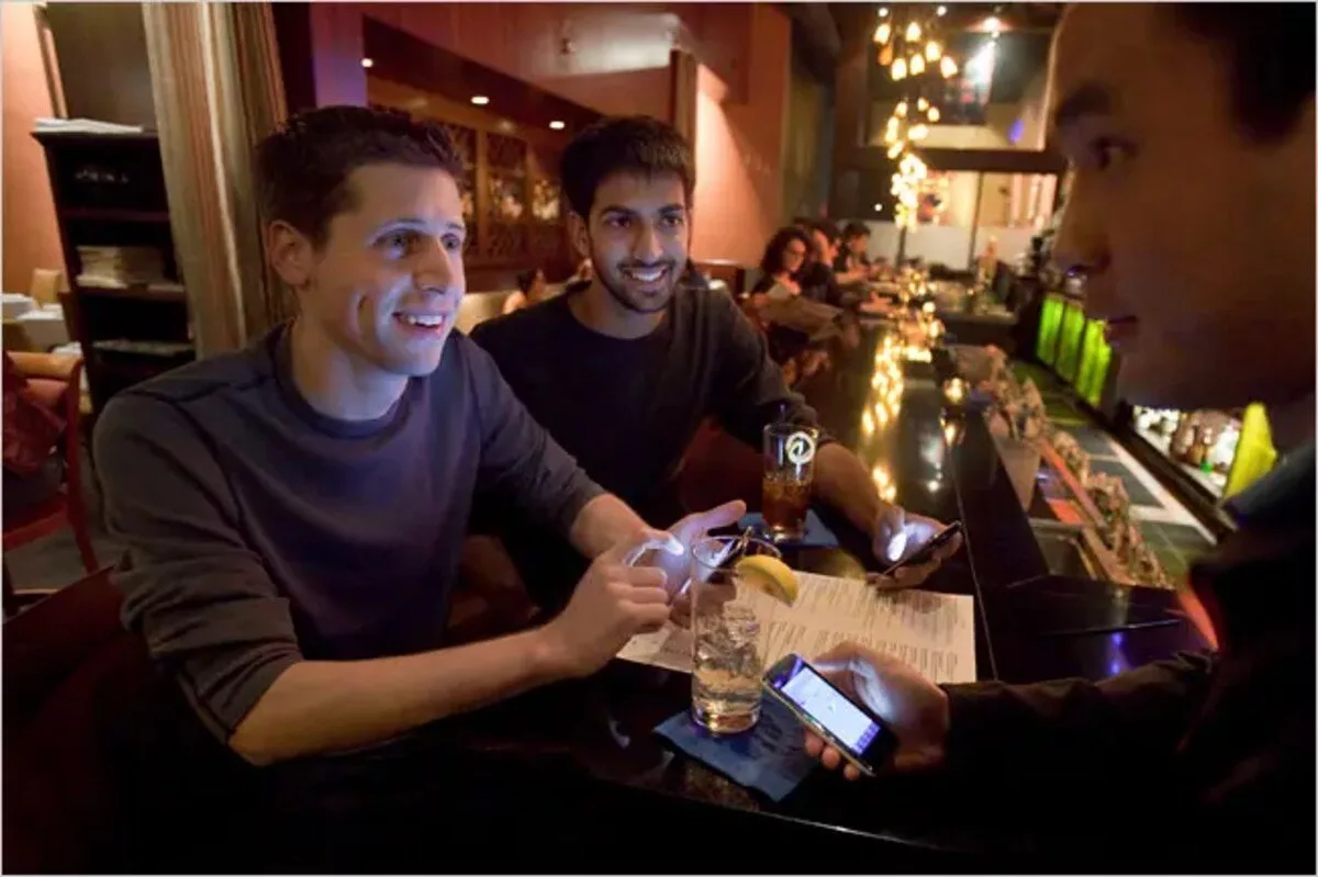 بیوگرافی سم آلتمن | مدیر شرکت OpenAI و خالق ChatGPT 14 سم آلتمن