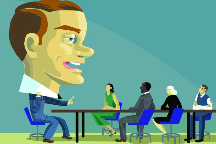 در جلسه با فردی که خود را دانای کل می‌داند همدل باشید