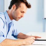 مرپی در حال پرکردن پرسش‌نامه تست MMPI