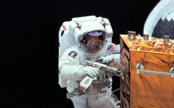 اولین فضانورد سوئیسی توسط شاتل پرواز کرد