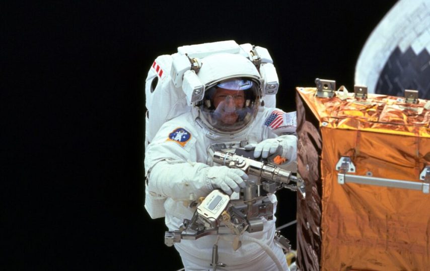 اولین فضانورد سوئیسی توسط شاتل پرواز کرد