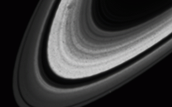 تلسکوپ هابل تصویر تازه‌ای از سایه‌های اسرارآمیز روی حلقه‌های زحل ثبت کرد
