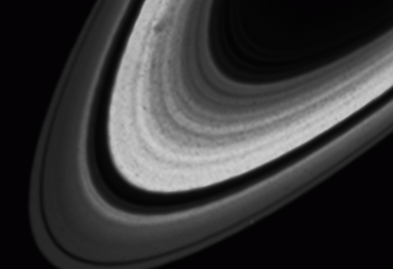 تلسکوپ هابل تصویر تازه‌ای از سایه‌های اسرارآمیز روی حلقه‌های زحل ثبت کرد