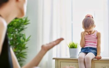 تحقیر یکی از انواع تنبیه کودک