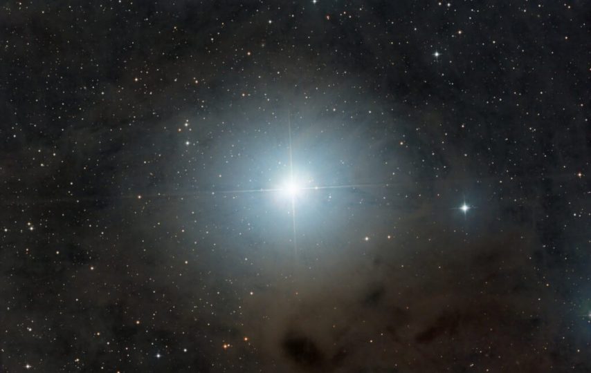 اپسیلون گاو، ستاره‌ای با سیاره