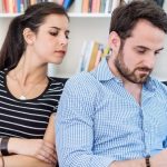 نقض حریم خصوصی طرف مقابل و جاسوسی از گوشی موبایل طرف مقابل به دلیل عشق وسواسی