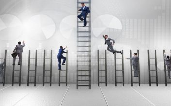 کارمندانی که به دنبال ارتقای شغلی هستند