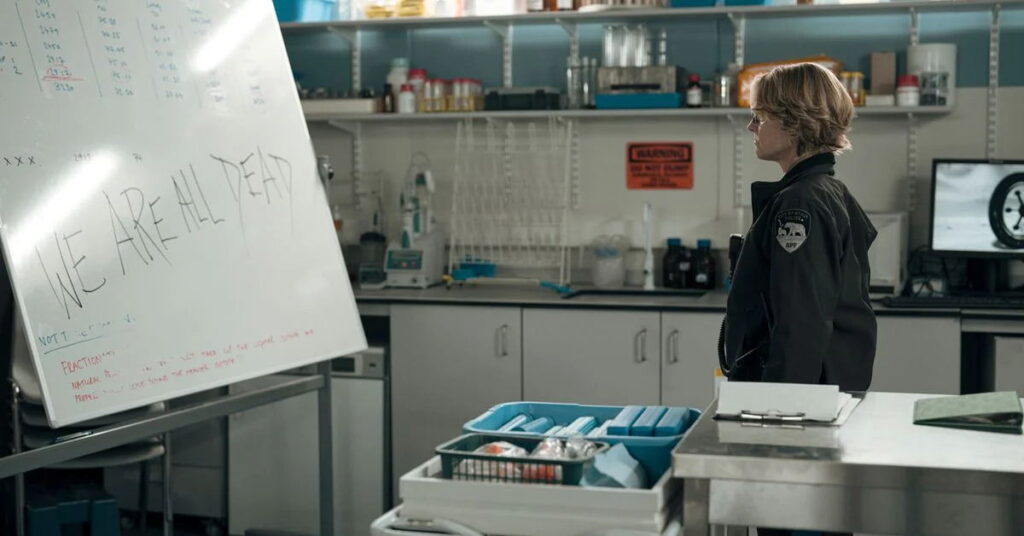 نقد سریال True Detective | فصل چهارم سرزمین شب 37 نقد سریال True Detective | فصل چهارم سرزمین شب