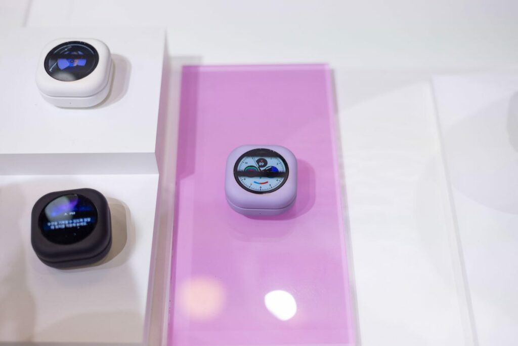 1709034305 571 موبایل مفهومی تازه سامسونگ دور مچ دست بسته می‌بشود