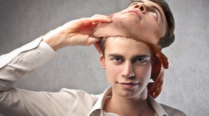 فردی نقاب به چهره - درمان دروغگویی