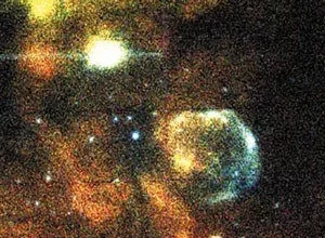 یک هفته پس از پرتاب موفقیت آمیز در دسامبر 1999، درهای تلسکوپ ایکس‌ام‌ام-نیوتون در ماژول‌های آینه اشعه ایکس و تلسکوپ مانیتور نوری باز شدند.