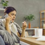 مرخصی استعلاجی؛ هرآنچه باید بدانید 6 صحبتکردن خانم با تلفن در حالت بیماری برای درخواست مرخصی استعلاجی