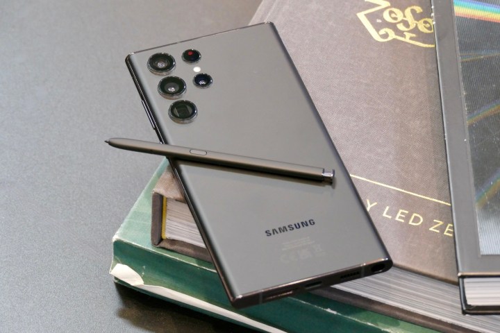 بهترین گوشی گیمینگ | زمستان ۱۴۰۲ 41 گوشی گیمینگ سامسونگ مدل Galaxy S22 Ultra