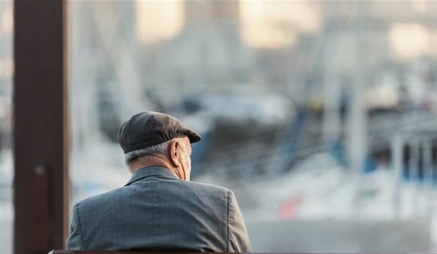 تنهایی بر سلامتی افراد مسن تأثیر بسیار مضری می‌گذارد