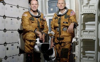 شاتل فضایی کلمبیا در مأموریت اس‌تی‌اس 3 به فضا پرتاب شد