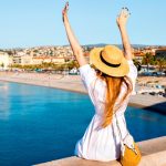 گردشگر برون‌گرای خوشحال