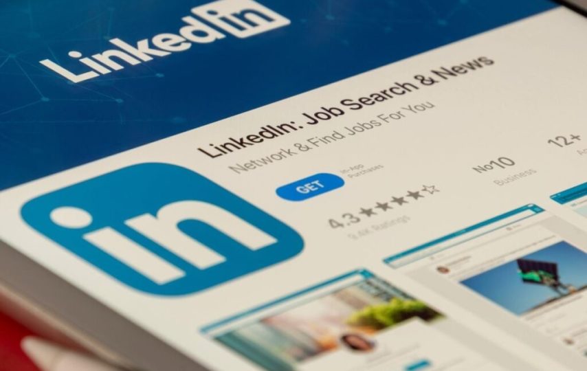 لینکدین درحال آزمایش فید ویدیوهای عمودی مشابه تیک‌تاک است