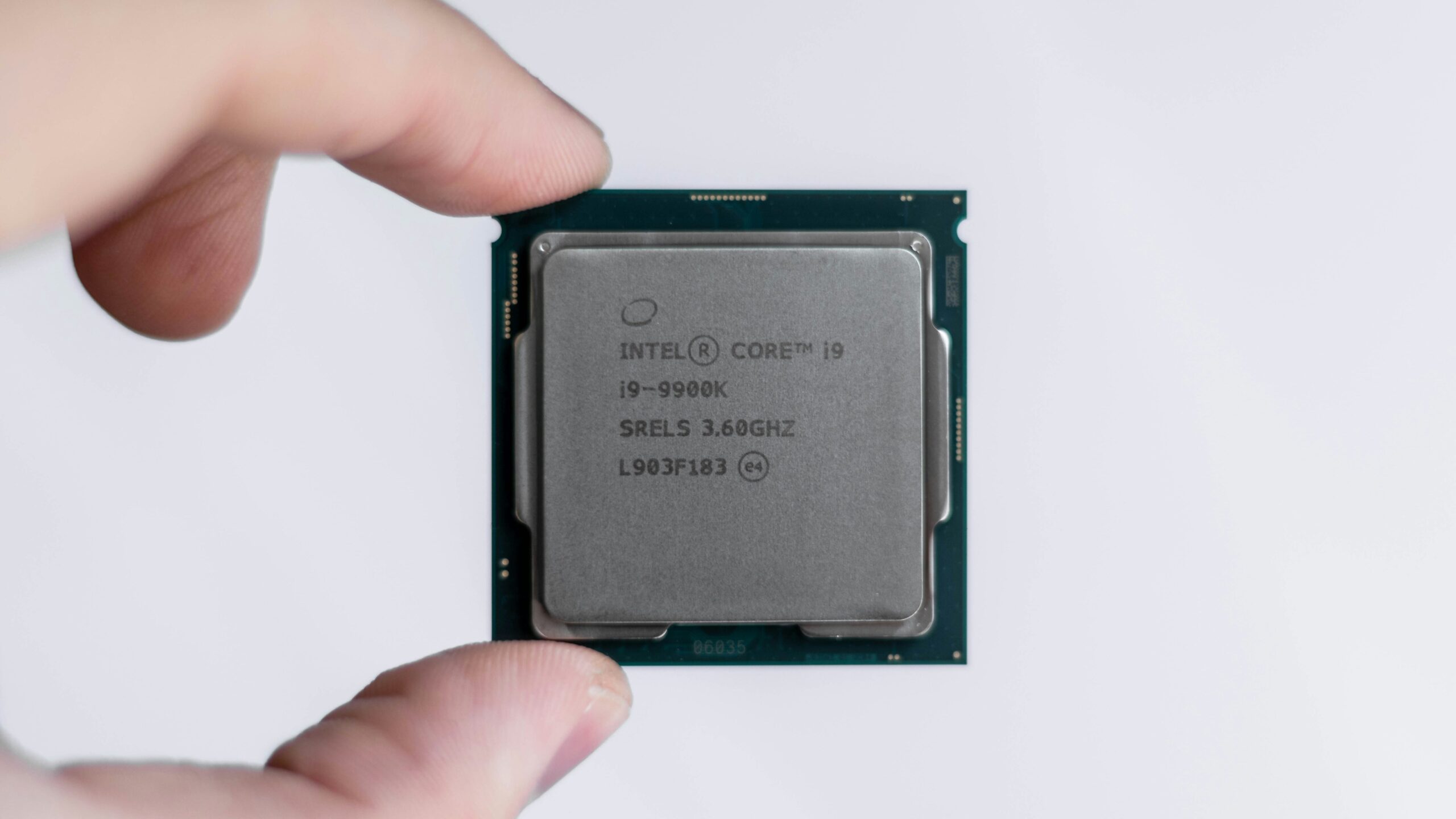 منظور از Tray در انتهای نام پردازنده چیست؟_دنیای تکنولوژی 15 پردازنده Tray اینتل