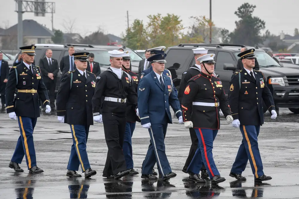 خلبانان نیروی هوایی آمریکا چه مقدار حقوق می گیرند؟_دنیای تکنولوژی 13 خلبانان نیروی هوایی آمریکا چقدر حقوق می گیرند؟