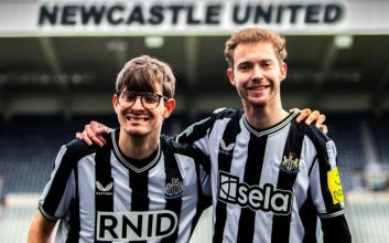 تیم نیوکاسل از «پیراهن‌های صدادار» برای طرفداران ناشنوای خود رونمایی کرد