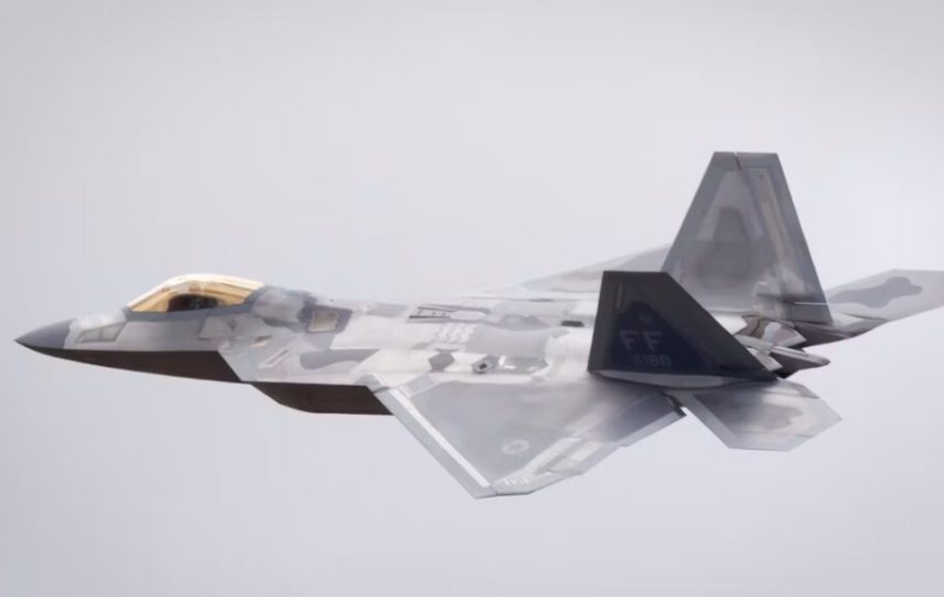 خلاصه ای از قابلیت ها و ویژگی های اف-22 رپتور