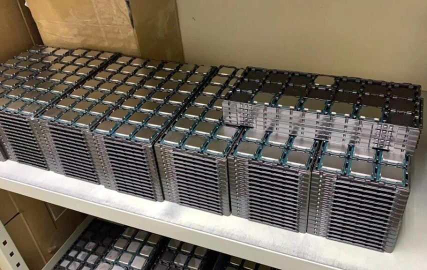 سینی‌های رو هم قرار داده شده از پردازنده‌های Tray