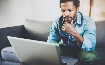 بررسی پیشنهاد شغلی برای سنجش امکان برقراری تعادل بین کار و زندگی