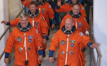 اندور در آخرین مأموریت خود، اس‌تی‌اس-134، به فضا پرتاب شد