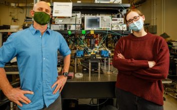 فناوری مواد مبتنی بر فونونیک