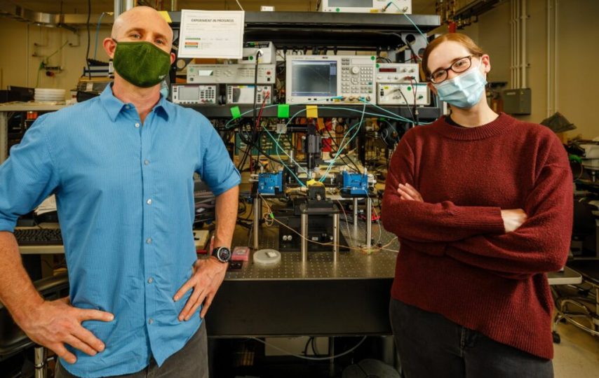 فناوری مواد مبتنی بر فونونیک