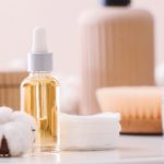 روغن تخم کتان؛ خواص و موارد مصرف این روغن گیاهی_دنیای تکنولوژی 12 محصول مراقبت پوستی حاوی روغن تخم کتان