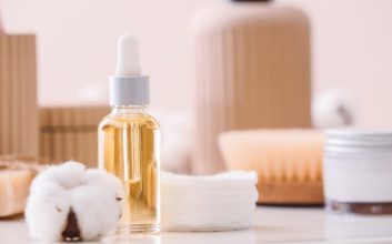 محصول مراقبت پوستی حاوی روغن تخم کتان