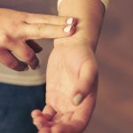 سختی جنسی چیست؛ علائم و روش مدیریت تنش جنسی_دنیای تکنولوژی 6 تپش قلب در مواجهه با فرد موردنظر؛ از نشانههای فشار جنسی