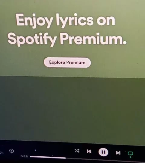 قابلیت نمایش متن آهنگ در اسپاتیفای یک ویژگی پولی خواهد شد