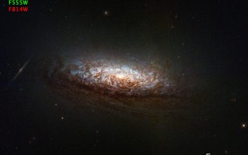 NGC 1546 از دید هابل