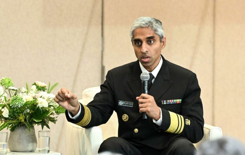 جراح کل آمریکا خواستار افزودن برچسب هشدار به شبکه‌های اجتماعی شد