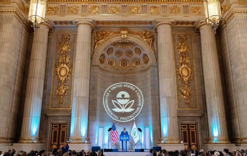 رأی دیوان عالی آمریکا به لغو یک حکم 40 ساله؛ رگولاتورها خلع سلاح می‌شوند