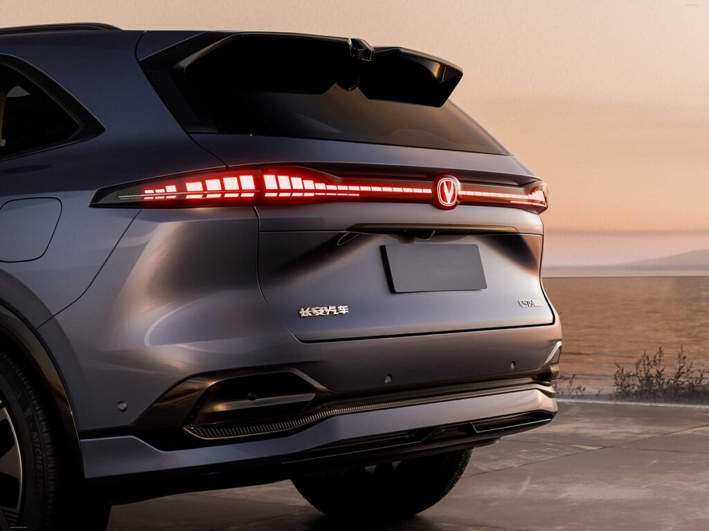 چانگان CS75 پلاس تازه در چین مشاهده شد_دنیای تکنولوژی 7 نمای عقب