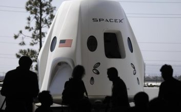 رقبای اسپیس ایکس در حال جذب غیرقانونی کارمندان آن هستند
