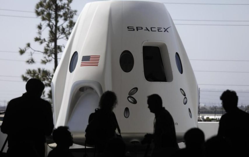 رقبای اسپیس ایکس در حال جذب غیرقانونی کارمندان آن هستند