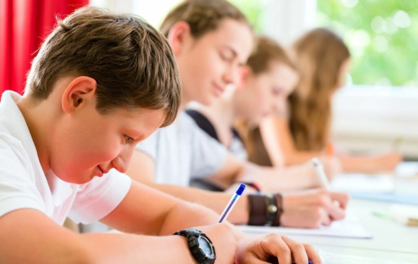 اثر مدارس منتخب در زندگی دانش آموزان