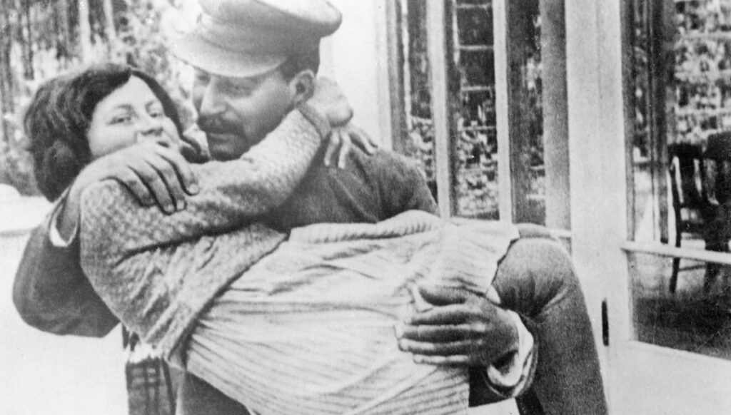 فرزندان مشهورترین دیکتاتورهای تاریخ_دنیای تکنولوژی 61 فرزندان مشهورترین دیکتاتورهای تاریخ