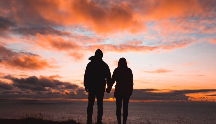 1724068090 88 چطور بفهمیم رابطه عاطفی ما سریع پیش می‌رود یا نه؟ دنیای