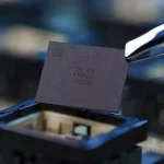 سامسونگ برای اولین بار تشکیل زیاد حافظه ۱ ترابیتی QLC V-NAND را اغاز میکند_دنیای تکنولوژی 2 حافظه ۱ ترابیت QLC V-NAND سامسونگ